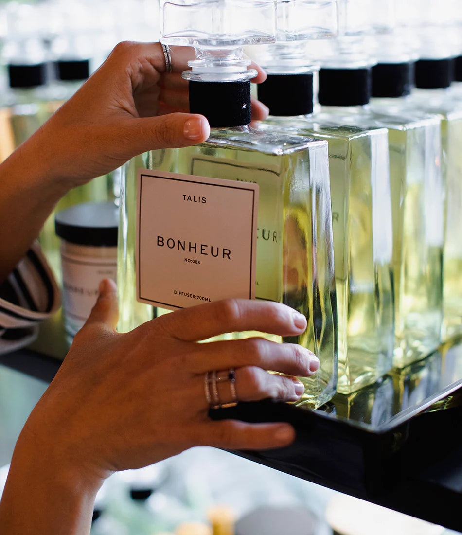 Bonheur Clear Diffuser Lifestyle Image 1