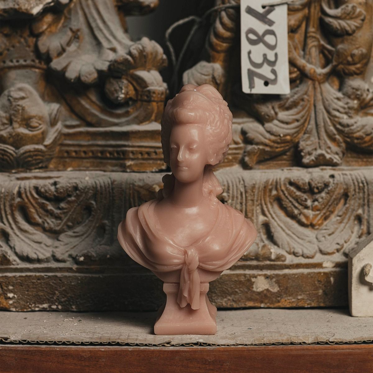 Marie-Antoinette_-_Lifestyle_Image_1