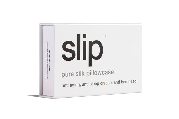 White Queen Zippered Pillowcase Hero Image 3